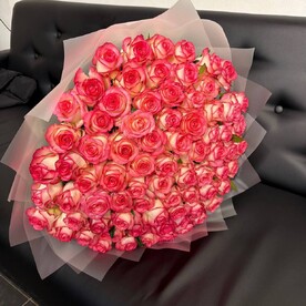 Букет из 101 двухцветной розы