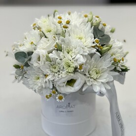 Коробка с хризантемой