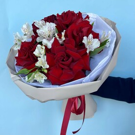 Роза Эквадор, Альстромерия, Пленка корейская