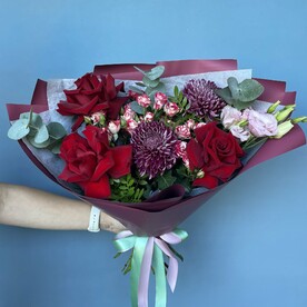 Роза Эквадор, Хризантема бигуди пепл, Роза кустовая, Лизиантус Эустома, Фисташка, Эвкалипт, Пленка корейская