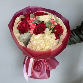 Гортензия, Роза кустовая, Хризантема кустовая, Роза Кения, Эвкалипт, Корейская бумага