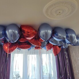 Гелиевые шары под потолок 30 шт. Красные сердца и синий хром