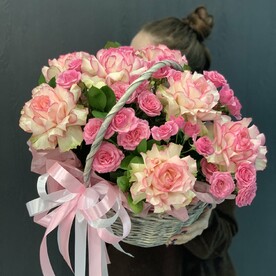 Корзина с розами