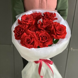 9 французских красных роз