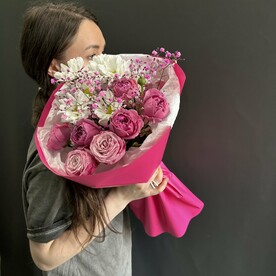Роза кустовая, Хризантема кустовая, Гипсофила, Пленка корейская