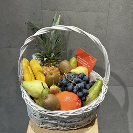 Корзинка из фруктов