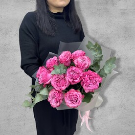 Роза пионовидная, Эвкалипт, Дизайнерская упаковка, Подкормка для цветов, Открытка