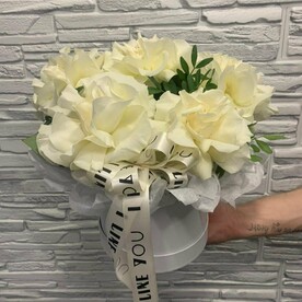 Французские розы, Вибурнум, Шляпная коробка, Оазис, Упаковка