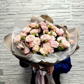 Роза мадам бомбастик, Эвкалипт, Дизайнерская упаковка