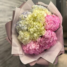 Букет из 9 гортензий