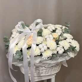 Корзина с хризантемами
