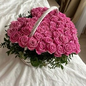 Корзина розовое сердце