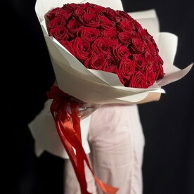 Букет красных роз 51