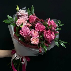 Роза пионовидная, Рускус, Альстромерия, Диантус, Фисташка, Лизиантус Эустома, Скиммия, Роза кустовая, Аквапак