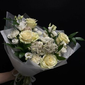 Рускус, Роза белая, Озотамнус, Диантус, Лизиантус Эустома, Фисташка, Хризантема кустовая, Аквапак