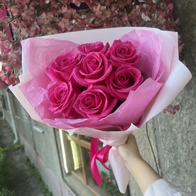 Букет из 7 малиновых роз