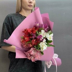 Букет альстромерий