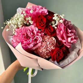 Сладкая карамель с пионовидными розами