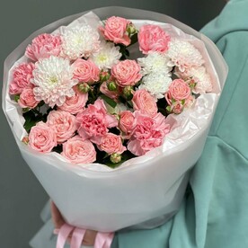 Зефирный букет из кустовых роз