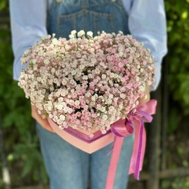 Цветы в коробке "воздушное сердце"