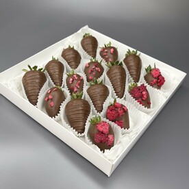 Коробочка клубники в шоколаде Шоколадное удовольствие