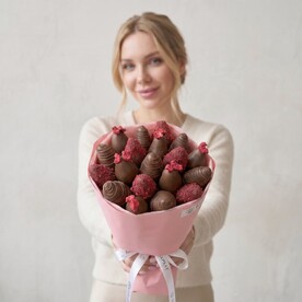 Букет из клубники, клубника в шоколаде Клубничная симфония