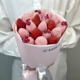 Букет из клубники, клубника в шоколаде Клубничный флирт