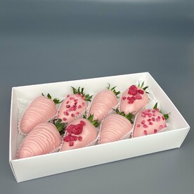 Коробочка клубники в шоколаде Розовый бархат