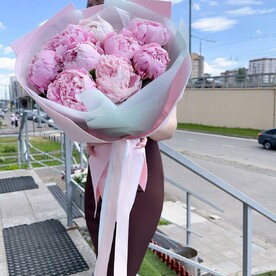 9 пионов