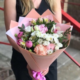 Букет с пионом Незнакомка