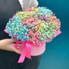 Коробка с цветной гипсофилой