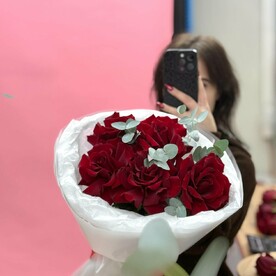 Букет французских роз с эвкалиптом