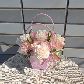 Сумочка с диантусами и альстромерией 🌸Диантус