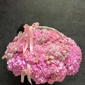 Гортензия, Маттиола, Роза кустовая, Корзина плетеная, Оазис