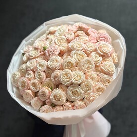 Кустовая роза пионовидная