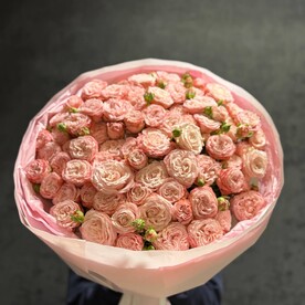 Кустовая роза пионовидная