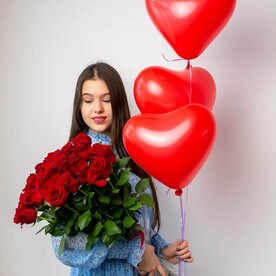15 роз + 3 сердца
