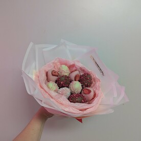 Букет 10 ягод 3 шоколада