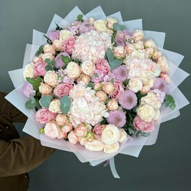 Роза, Эвкалипт, Роза кустовая, Хризантема, Гортензия, Маттиола, Фисташка в пачках, Упаковка, Подкормка для цветов, Коробка