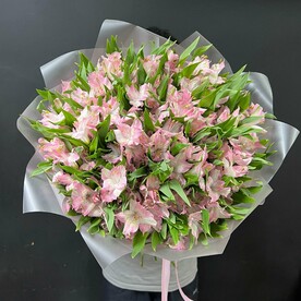 Розовая Альстромерия 29 шт
