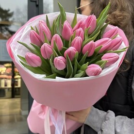 Букет из нежно-розовых тюльпанов 19 штук