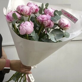 Пион шт, Эвкалипт шт, Дизайнерская упаковка шт, шт, Открытка шт