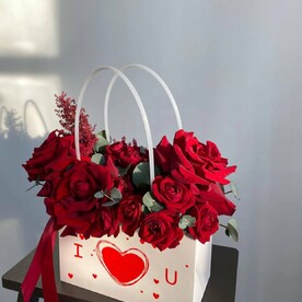 Роза, Астильба, Роза кустовая, Эвкалипт