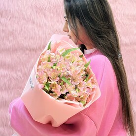 Стойкая и нежная альстромерия🥰