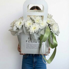 Цветы  в сумочке ,коробке