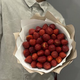 Клубника отборная м