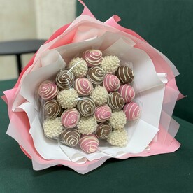 Клубника в шоколаде callebaut бельгия, Шоколад callebaut гр, Рисовые шарики гр, Дизайнерская упаковка, Пленка прозрачная