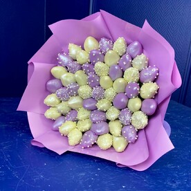 Кокосовая стружка гр, клубника в бельгийском шоколаде, посылка кондитерская шарики гр, Коробка для букета, Корейская пленка