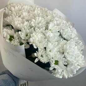 Букет белых ромашек