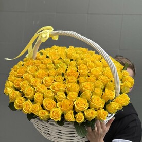 121 желтая 💛 роза в корзине